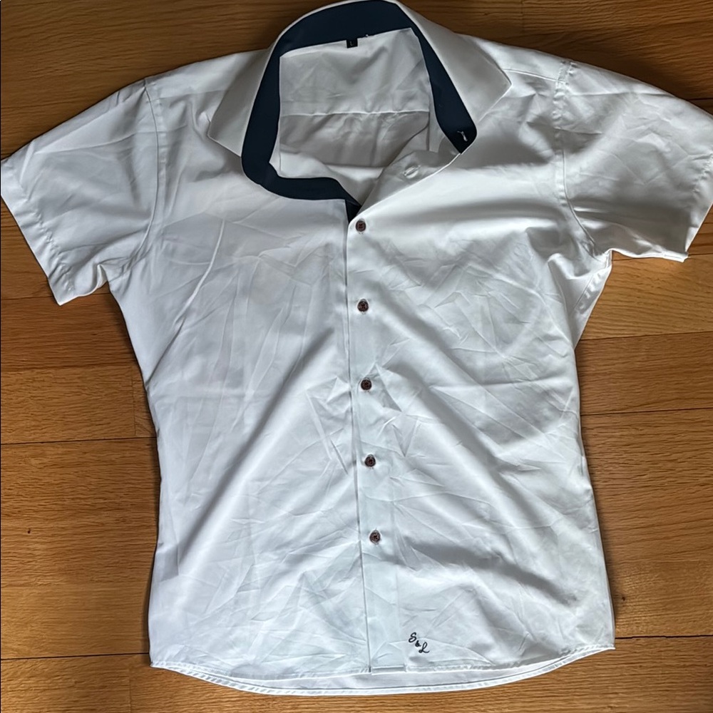 Men's White Short-Sleeve Button-Up Shirt with Contrast Collar